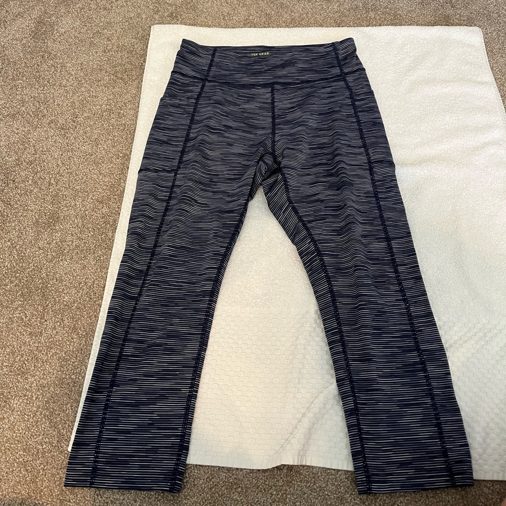 Tek gear Large capris legging